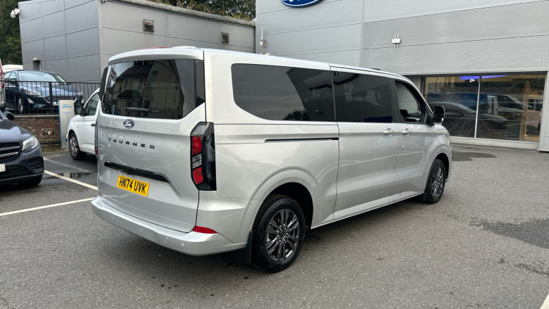 Ford Tourneo Custom 340 L2 Petrol Fwd 2.5 PHEV 232ps H1 Titanium 8 seater Auto